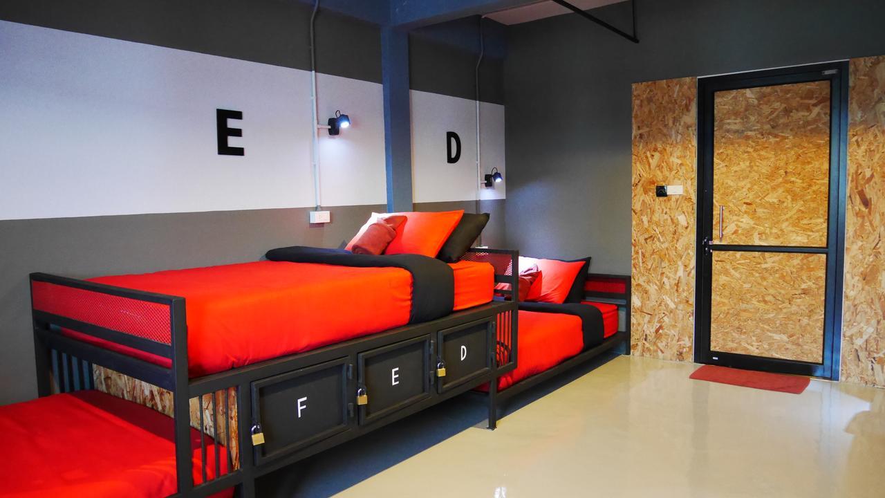 Amity Poshtel Hostel Krabi town Εξωτερικό φωτογραφία