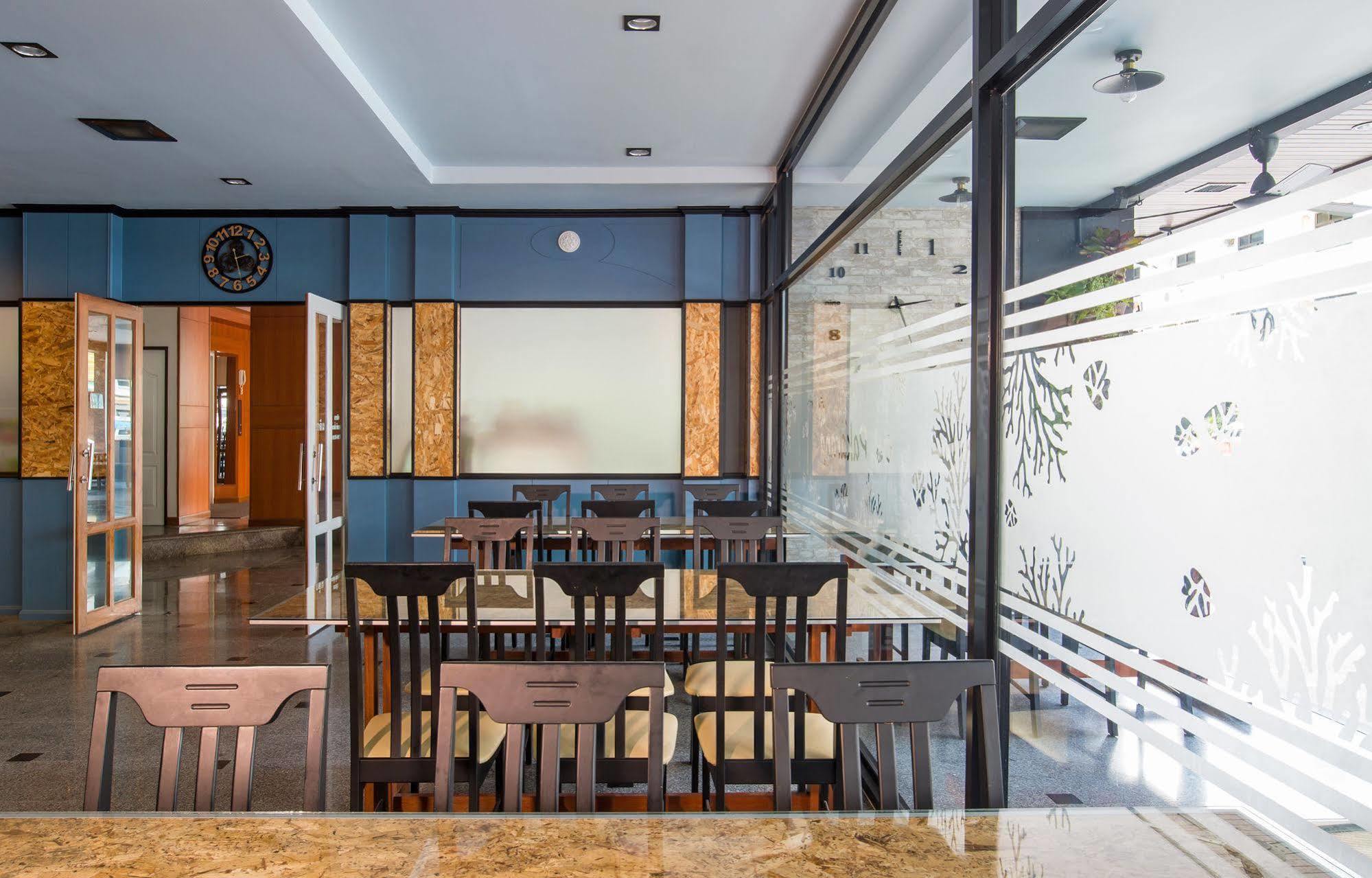 Amity Poshtel Hostel Krabi town Εξωτερικό φωτογραφία