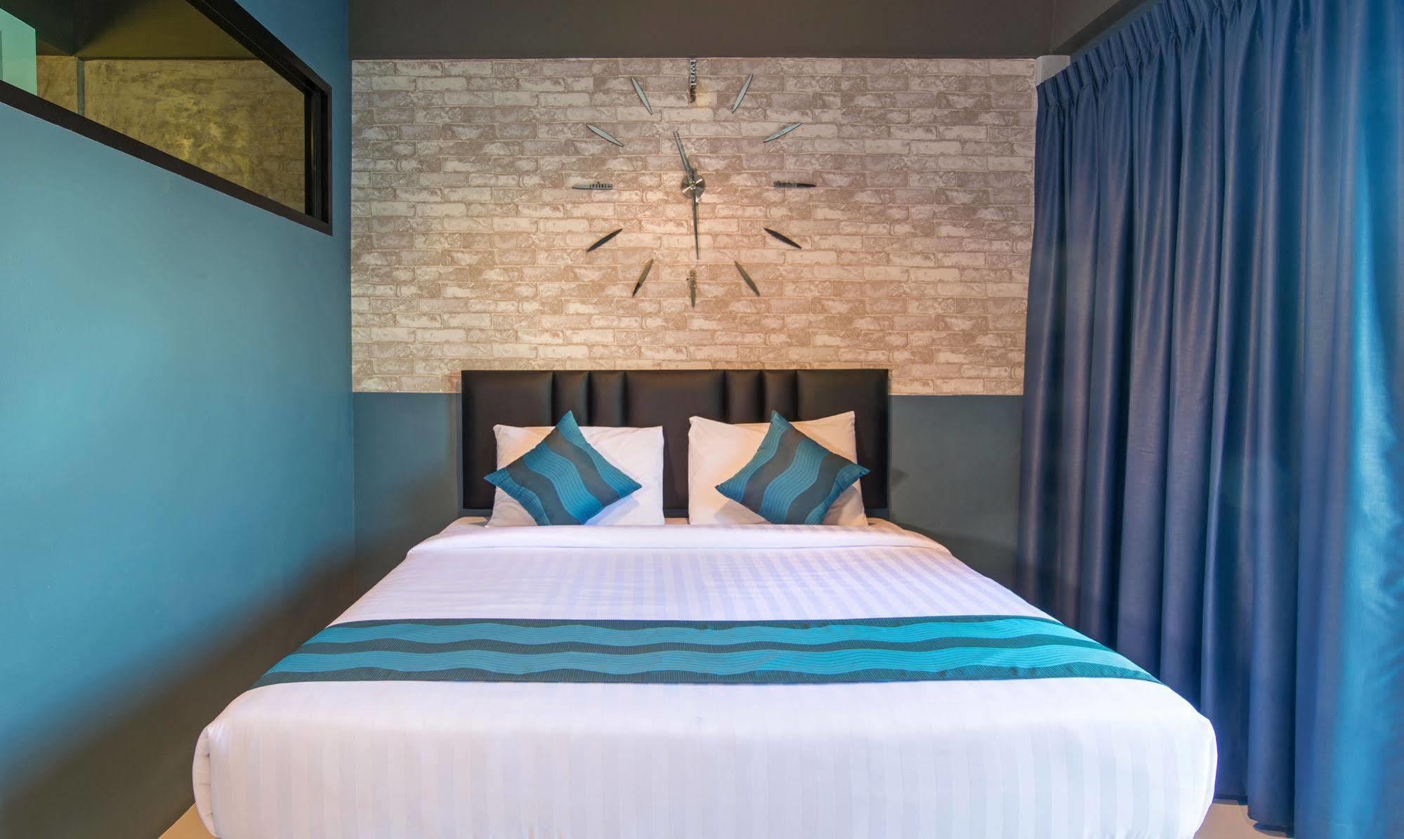 Amity Poshtel Hostel Krabi town Εξωτερικό φωτογραφία